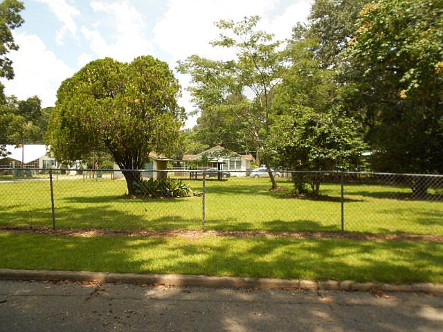 2nd image of Kelly Ave
