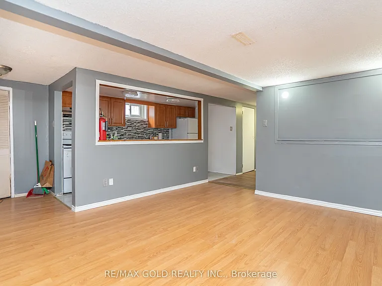 24 Bingham Rd — Photo 6
