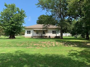 401 S B St, Yale, OK 74085