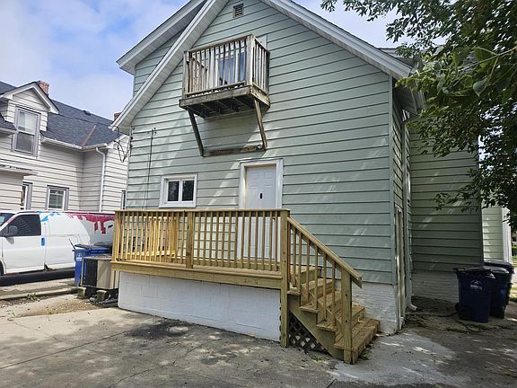 5th image of 1826 St Clair STREET