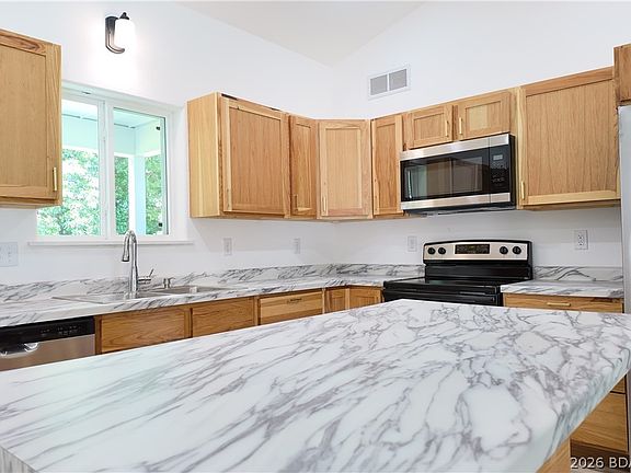 4th image of 3 Oak Tree Ln