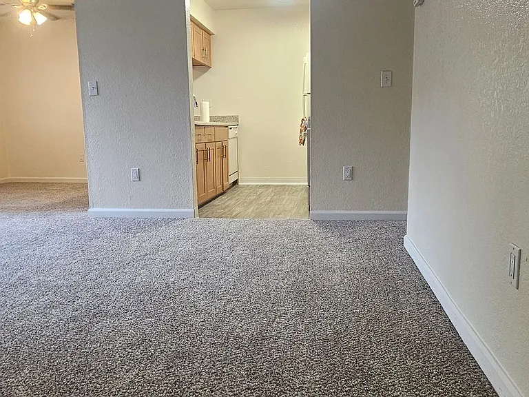 Foxworth Apartments — Photo 72