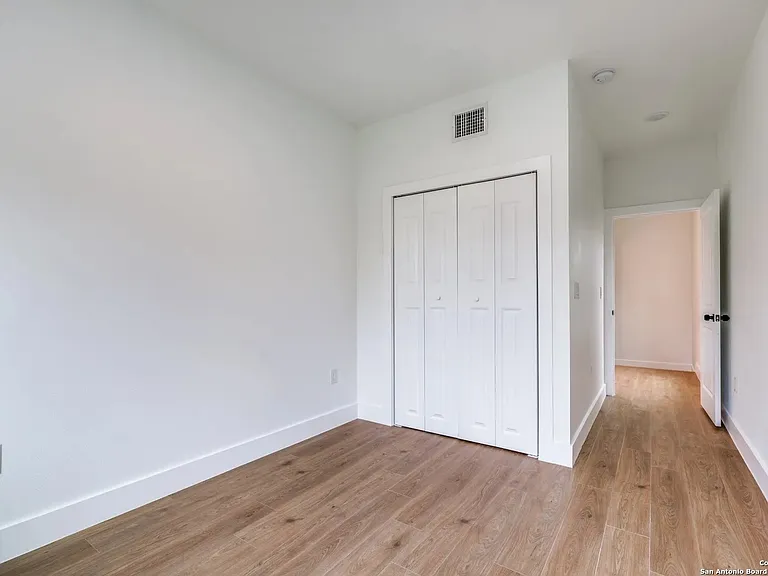 531 Essex St #201 — Photo 13