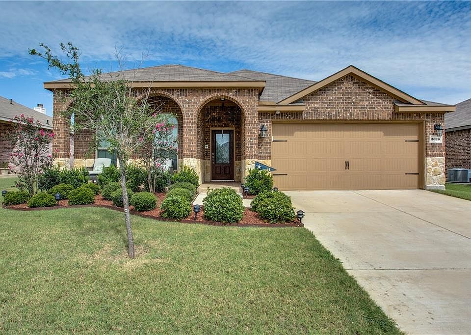 1st image of 3020 Lake Side Dr