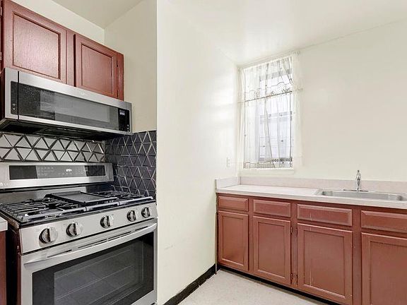 4th image of 117 Thomas S Boyland St APT 3C