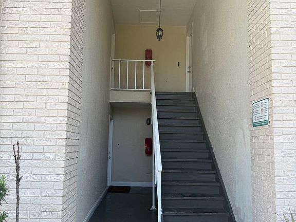 4th image of 861 Sky Lake Cir APT C