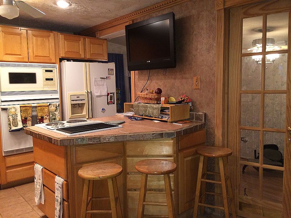 2nd image of 20507 Gardner Ave