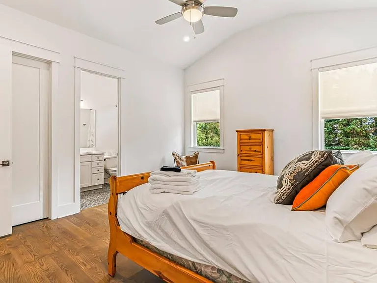 523A Wedgewood Ave — Photo 23