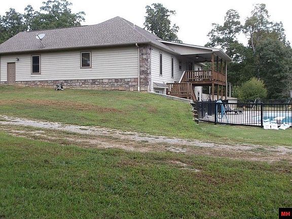 4th image of 137 Shady Oaks Ln