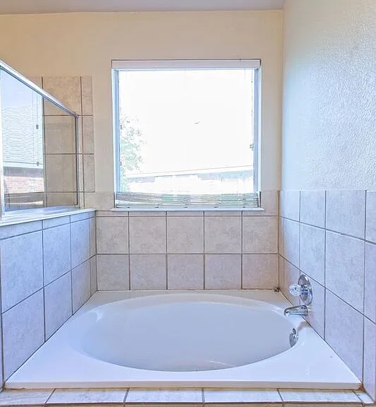 4009 Hidden Meadow Ct — Photo 24