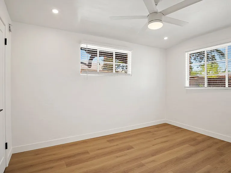 3530 E Hampton St — Photo 14