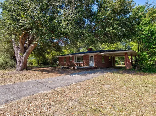 207 Hampton St E, Bethune, SC 29009