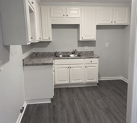 2nd image of 1240 Nixon Dr