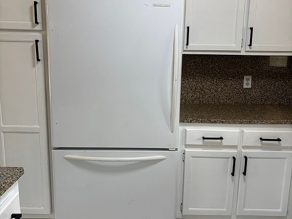 3rd image of 1703 La Casa Dr