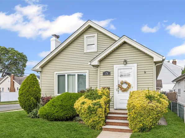 178 Charles Street, Lynbrook, NY 11563