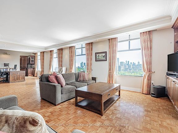 4th image of 423 Avenue Rd Unit 13