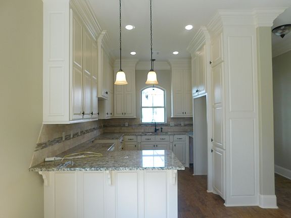 3rd image of 102 Harbor Walk Dr
