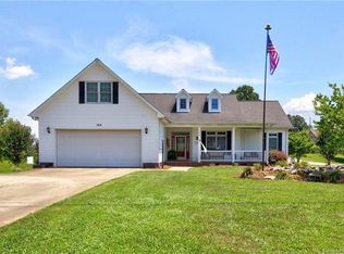104 Bayfield Rd, Troutman, NC 28166