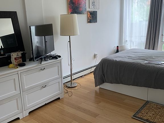 4th image of 26-35 14th St #1R