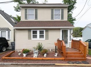 127 6th St, Hazlet Township, NJ 07734