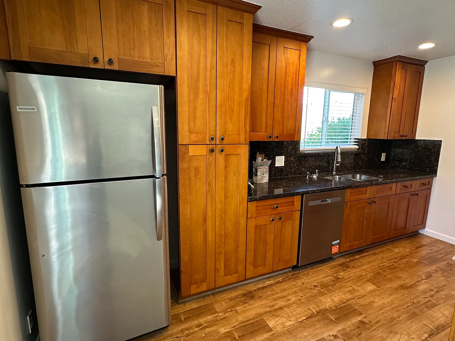 3 bed, 1250 sqft, $4,000 — Photo 3