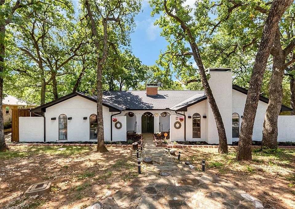1st image of 33 Oak Cir
