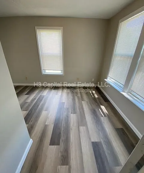 1693 Market St — Photo 3