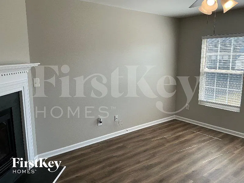 3 bed, 2.5 bath, 1873 sqft, $2,150 — Photo 3