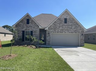 828 Leeward Dr, Biloxi, MS 39532