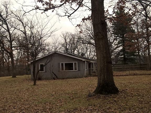 3rd image of 4861 Cave Dr