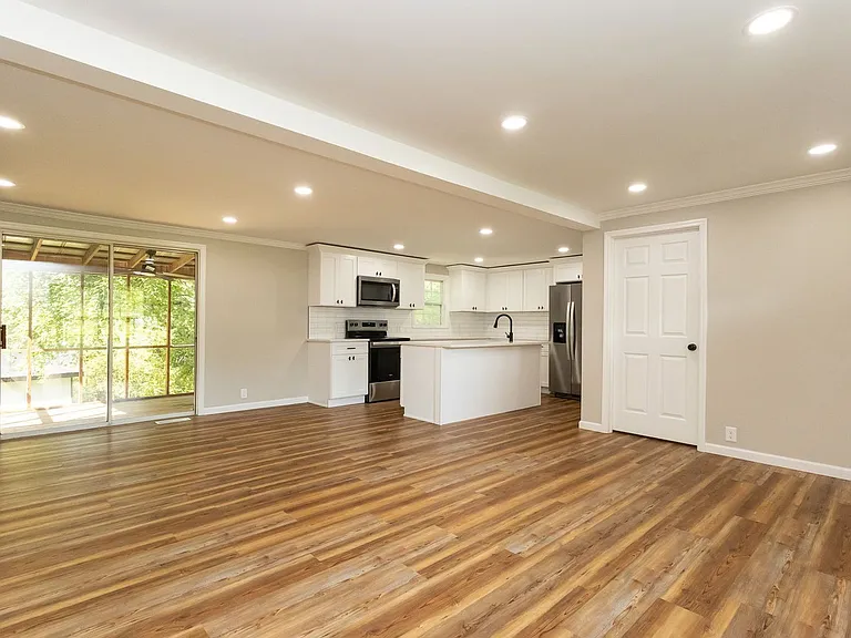 125 Anderson Rd — Photo 3