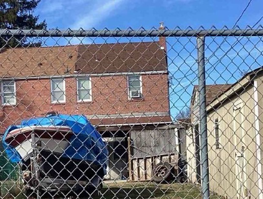 2nd image of 802 Buttonwood St