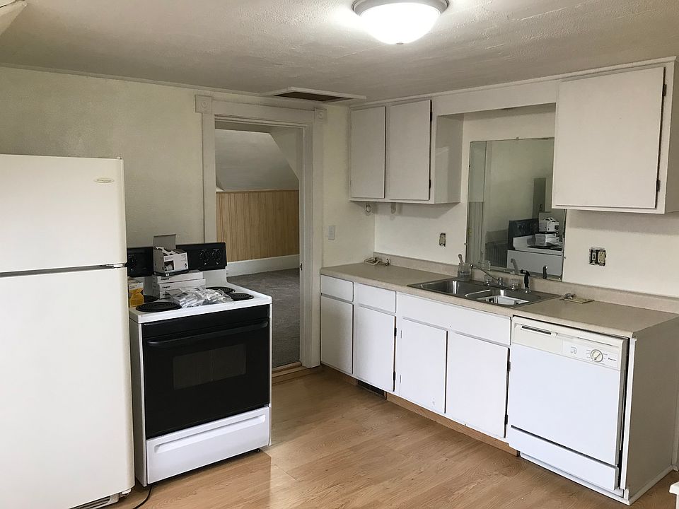 1st image of 2422 10th Ave