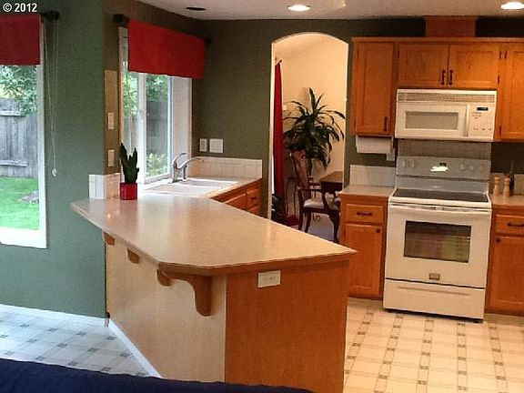 3rd image of 2942 NE 1st Ct