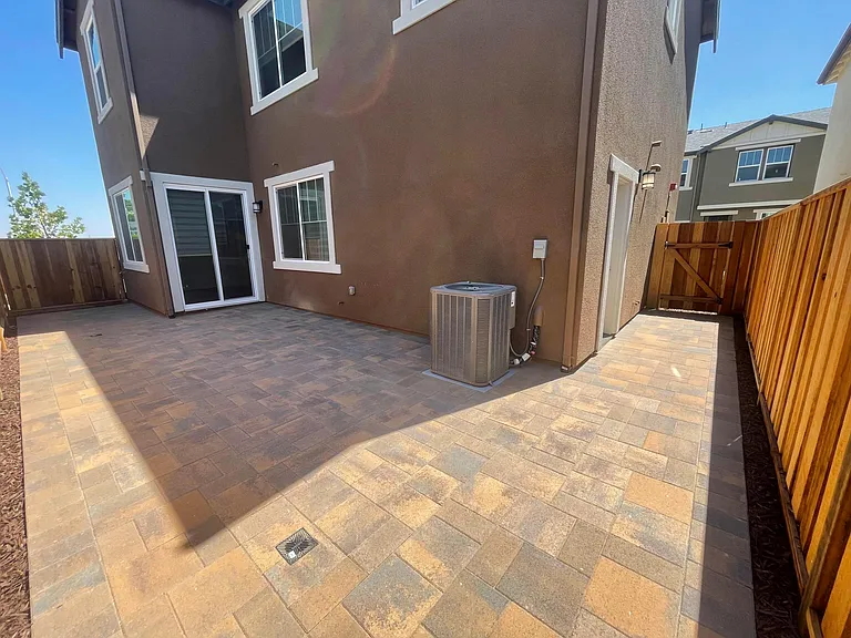 801 Verdant Ln — Photo 34