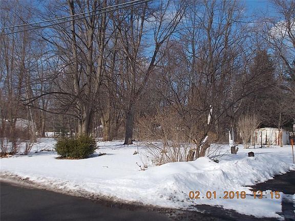 3rd image of 707 Dewitt Rd