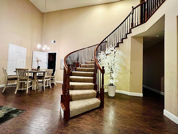 5th image of 500 W La Canada Ct