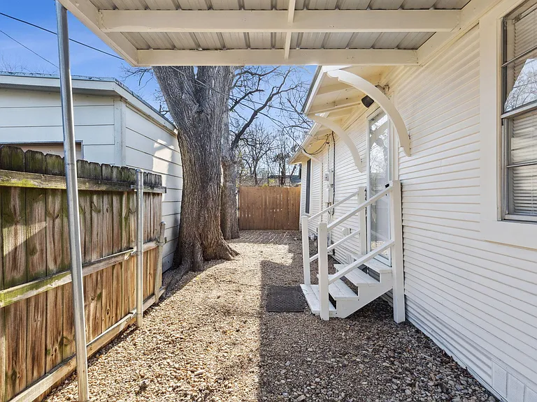600 S Glasgow Dr — Photo 41
