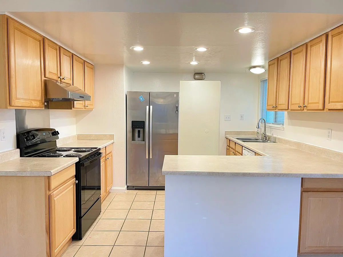 Building Photo - 1133 Monterey Dr