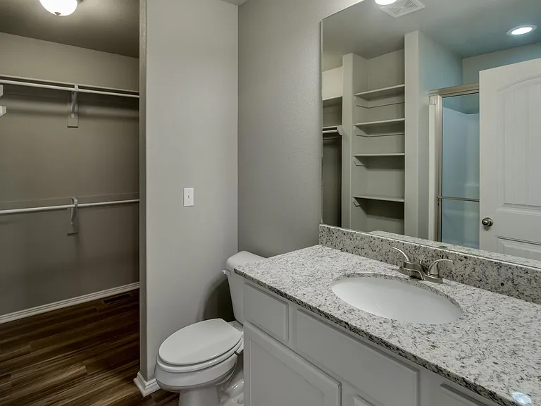 2818 W Auburn Dr — Photo 15