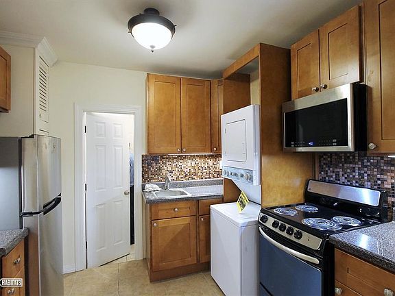 4th image of 472 Columbus Ave APT 2A