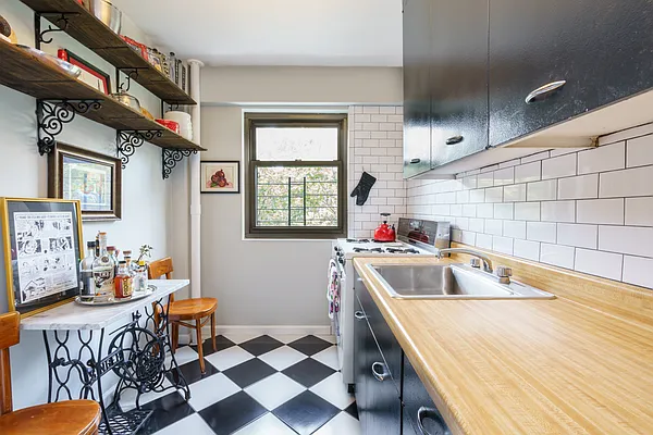 Sold by Compass | media 9