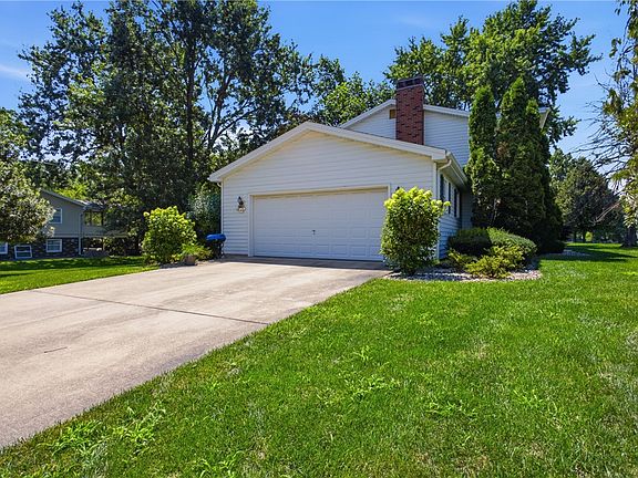 3rd image of 2101 Reynolds Dr