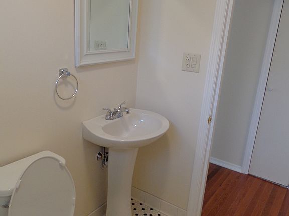 4th image of 804 Jared Dr