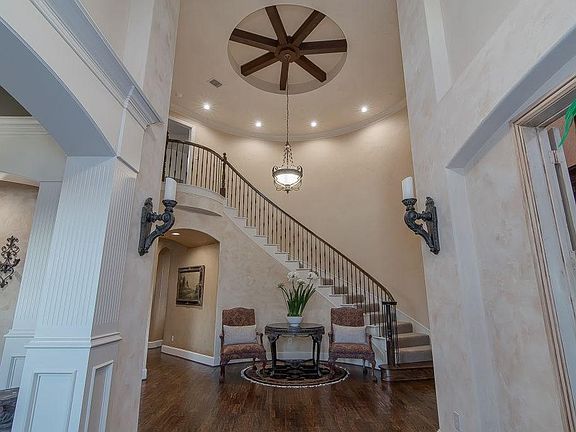 3rd image of 500 Stonebrook Dr