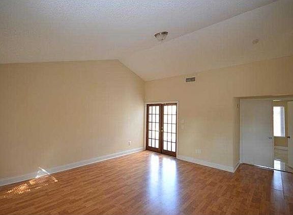 4th image of 1721 SW 83rd Ter