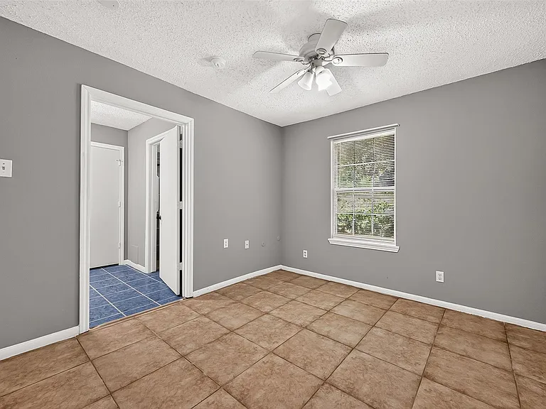 19002 Mirror Lake Dr — Photo 26