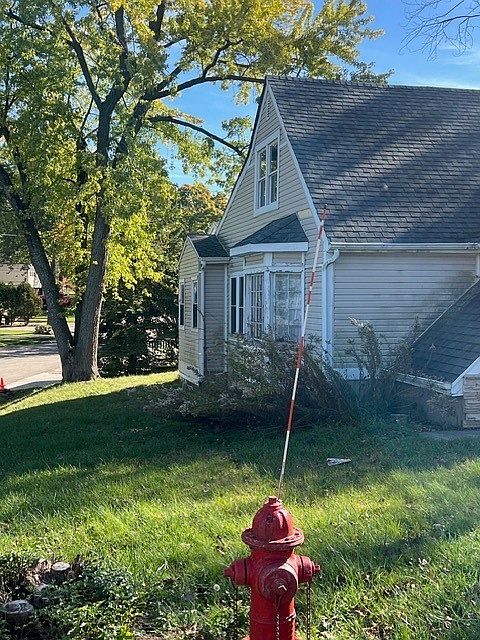2nd image of 325 E Lake Shore Dr