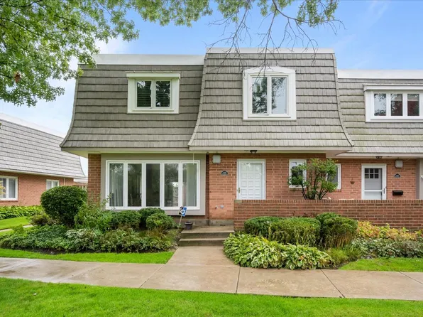 1440 Concorde Cir, Highland Park, IL 60035