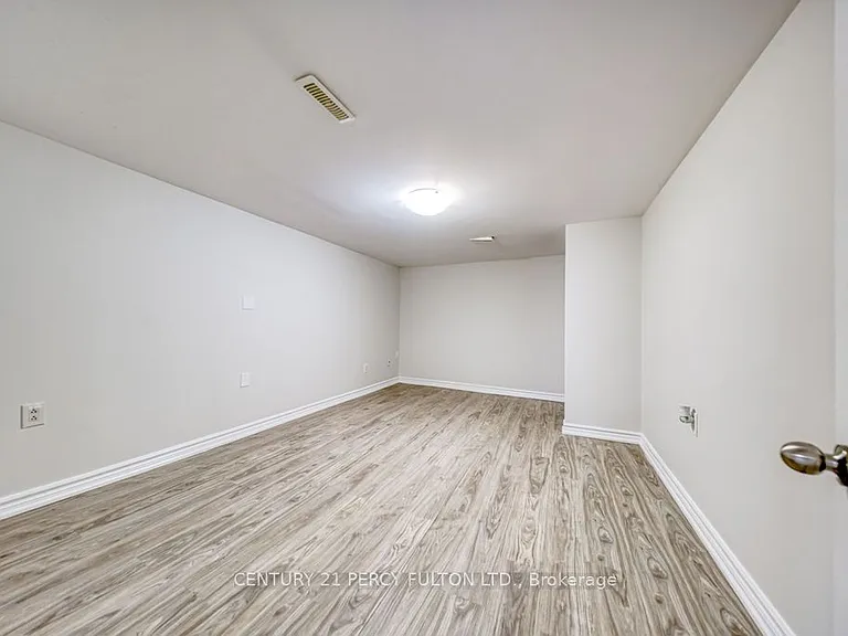 871 Liverpool Rd #LOWER — Photo 10